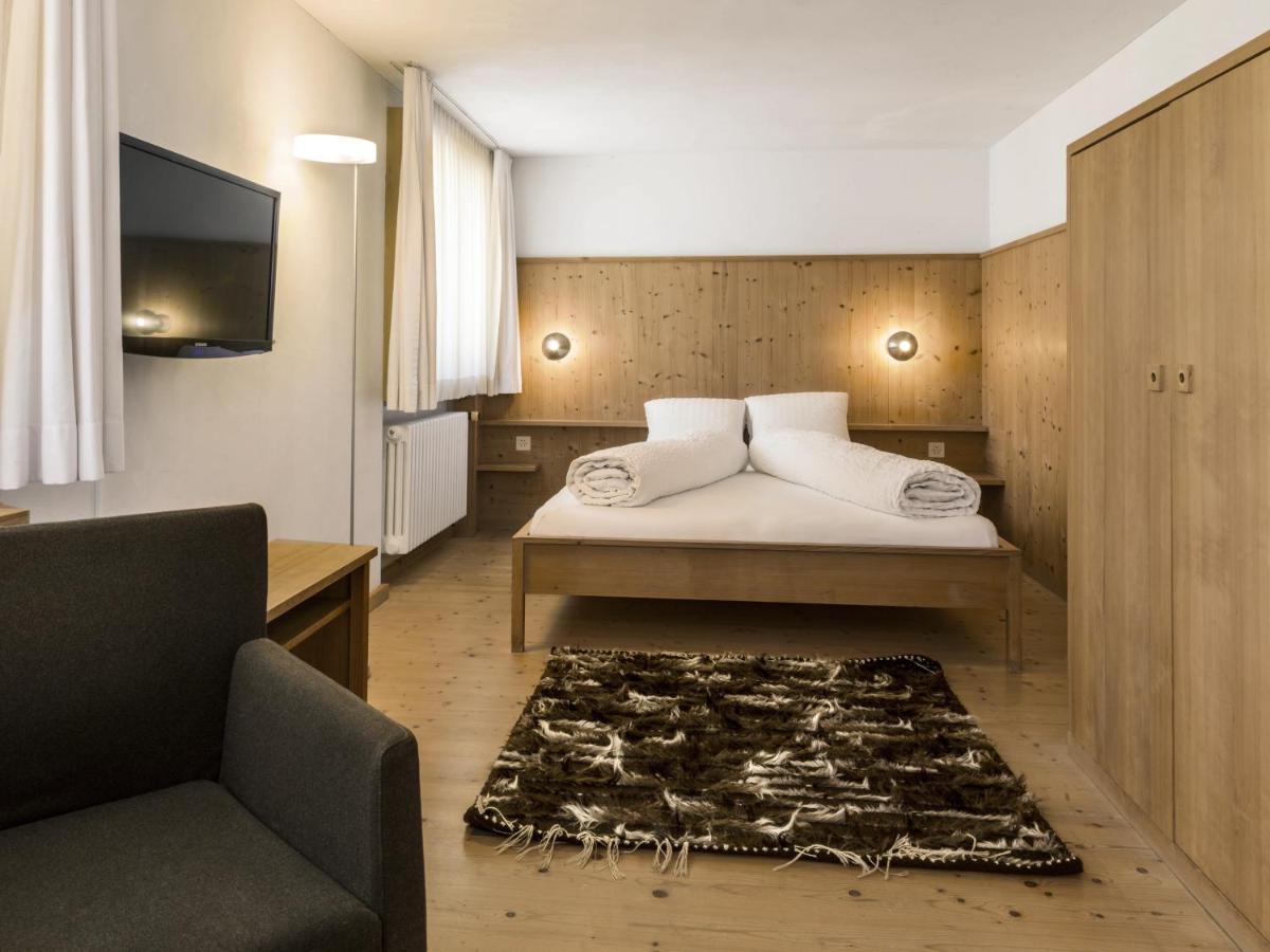 Hotel Alpina Vals Buitenkant foto
