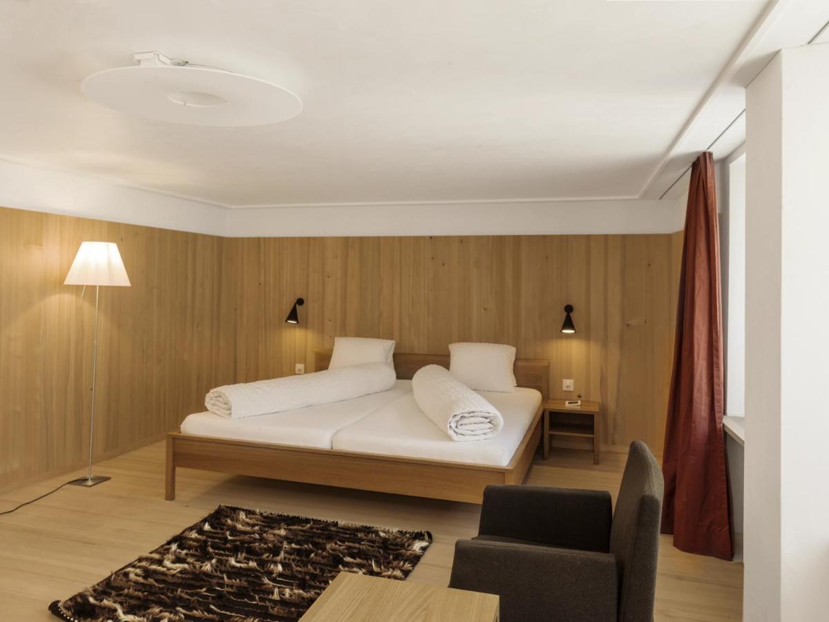 Hotel Alpina Vals Buitenkant foto