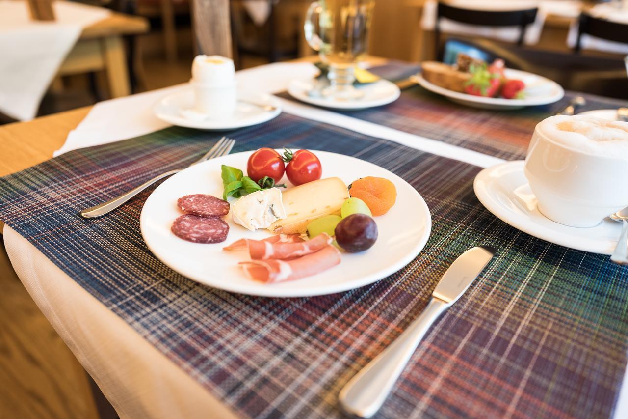 Hotel Alpina Vals Buitenkant foto